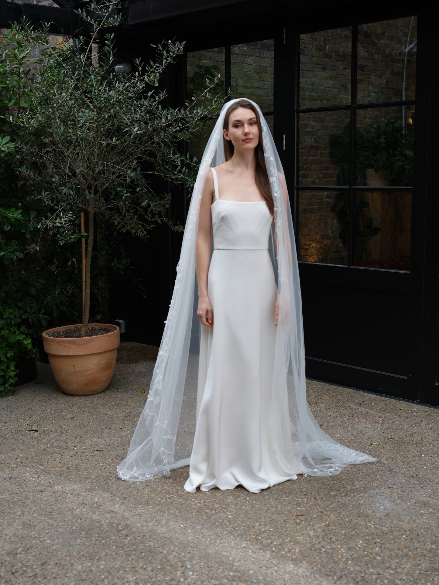 Brie Long Veil With Lace Trim