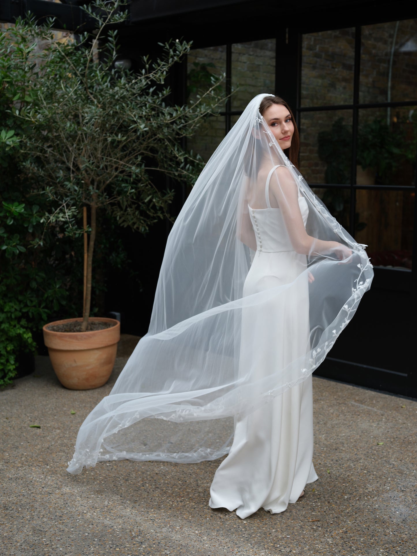 Brie Long Veil With Lace Trim