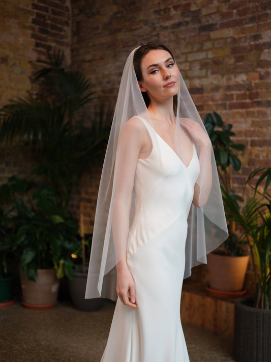 Audrey Fingertip Length Veil